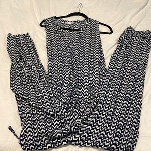 WOMEN’S SLEEVELESS JUMPSUIT